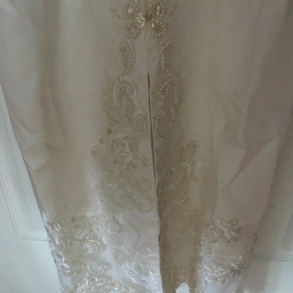VINTAGE DESIGNER ALFRED ANGELO WHITE WEDDING GOWN (SIZE 4) - Picture 6 of 6